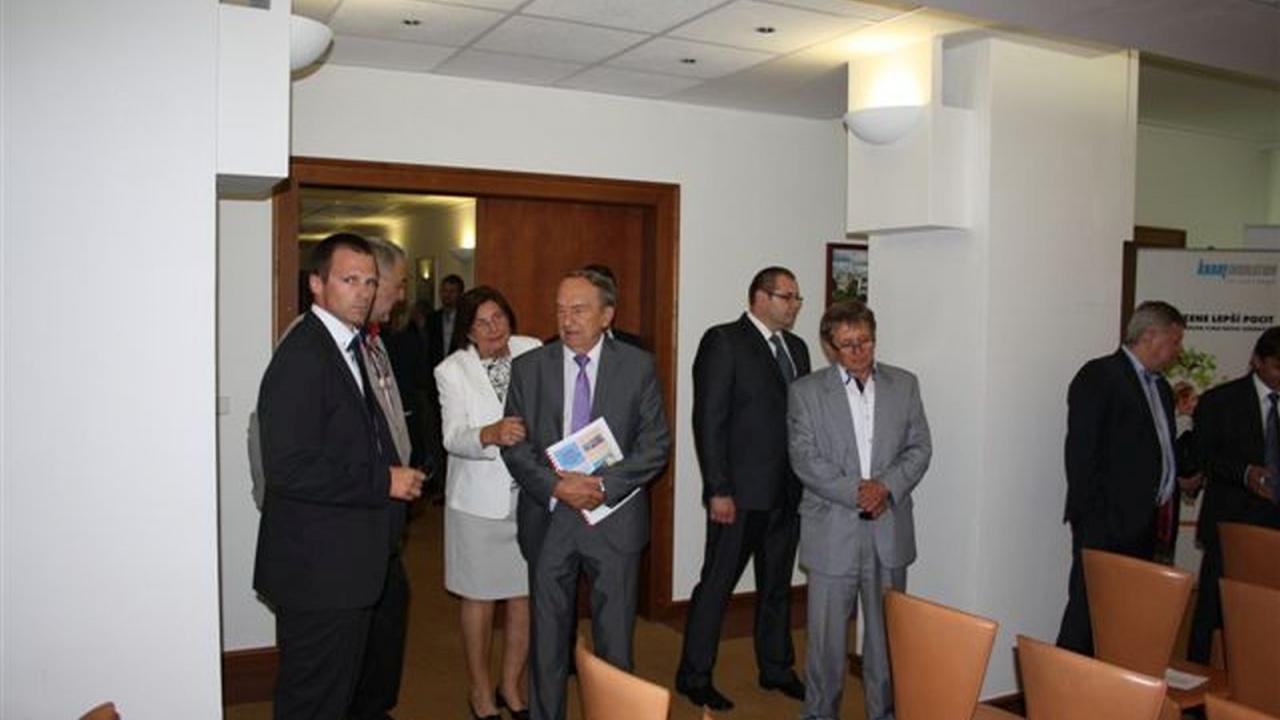 Fotografia fotogalérie Odovzdávanie mimoriadnej vecnej ceny za bytovku 8.6.2016